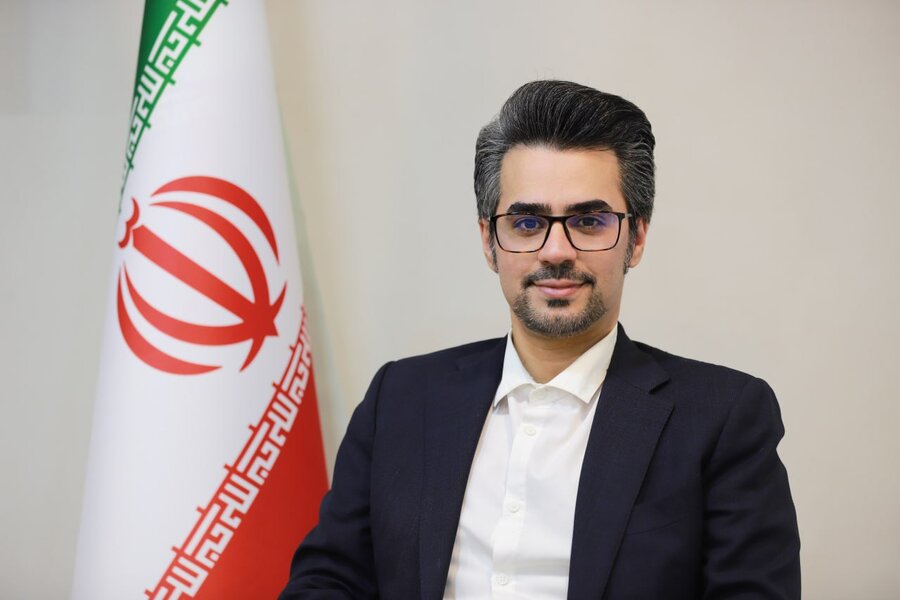 رونمایی از نخستین گواهی سپرده خودرو در بازار سرمایه/ معاملات گواهی سپرده خودروی کی.ام.سی T۹ به‌زودی در بورس کالا آغاز خواهد شد/گواهی سپرده خودرو براساس تولیدات موجود در کارخانه خودروسازها منتشر می‌شود